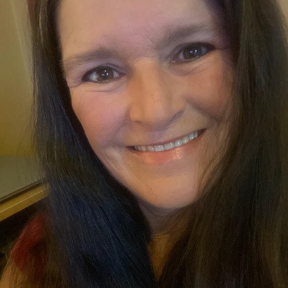 Meet your Posher, Kristy - Picture 2 of 2